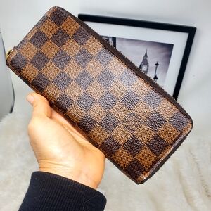 Louis Vuttion Wallet